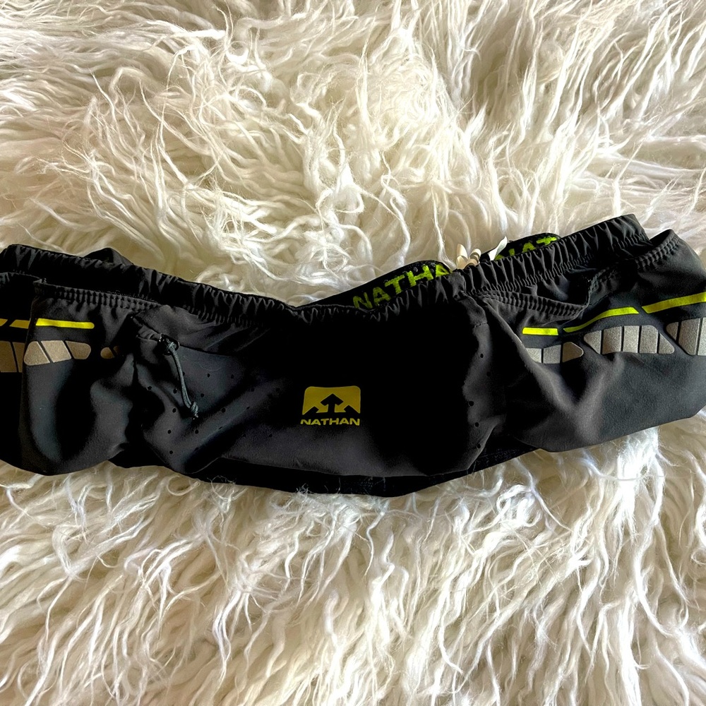 Nathan waist belt for running